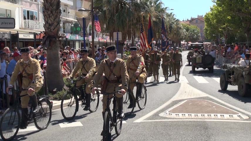 Image 6Défilé de véhicules militaire historiques pour le 74 éme anniversaire du débarquement des troupes alliées en provence.