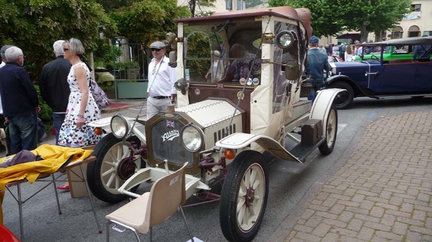 Image 6FESTIVAL AUTO RETRO 2018