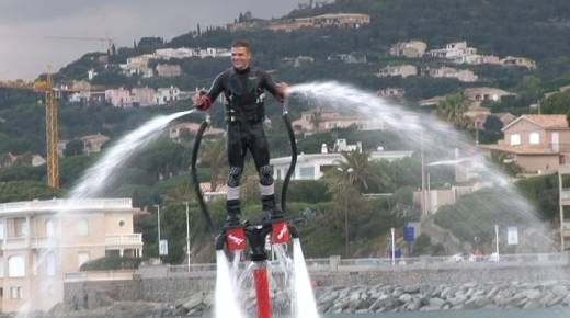 SAINTE MAXIME FRANCKY ZAPATA AUX COMMANDES D'UN 