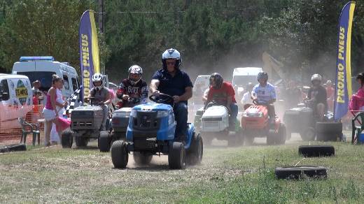 COURSE DE TRACTEURS TONDEUSES 2014 A BAGNOLS-EN-FORET
