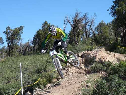 1 VTT DESCENTE DH MAXIMA BIKE 2009