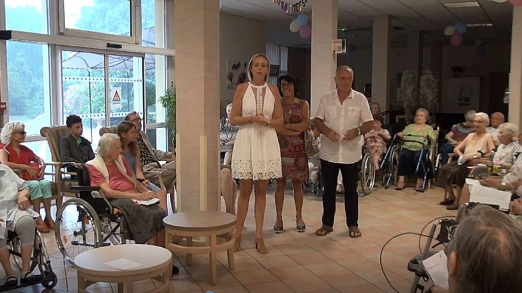 ANNIVERSAIRE DE MESDAMES HUETAS (101 ANS) PATTIER (106 ANS) ET FABRE (107 ANS) A LA RESIDENCE 