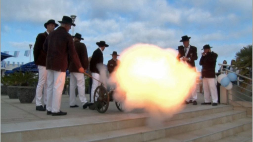 Ouverture des Festivités par une canonnade